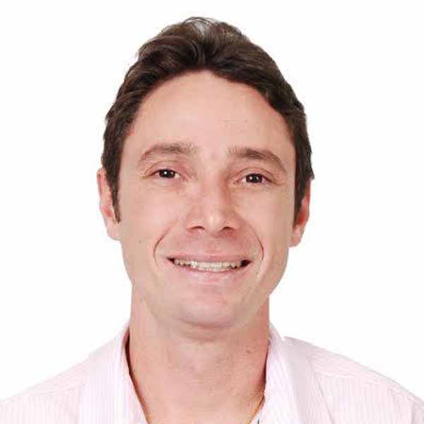 Rafael Ferreira apaga velinhas nesta quarta