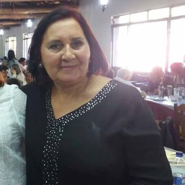 Doralice Benício apaga velinhas nesta terça