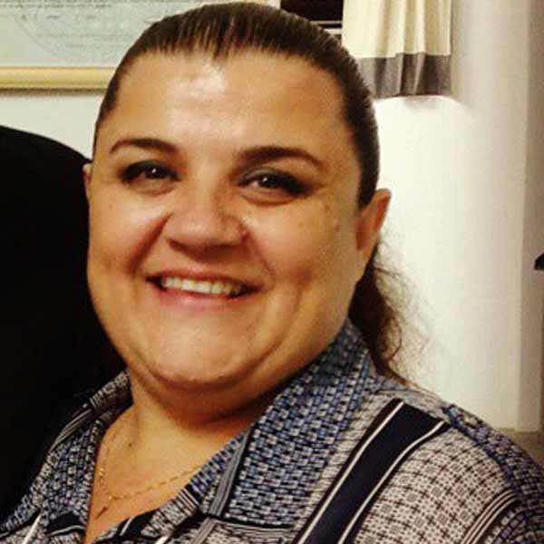 Aloma Guedes apaga velinhas neste domingo
