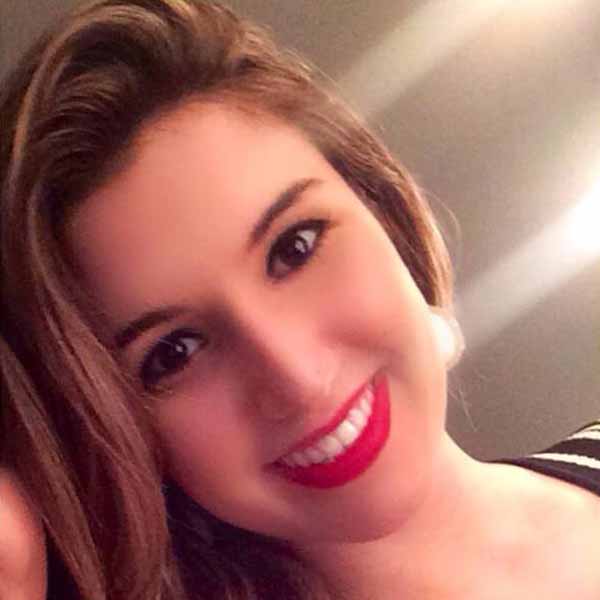 Juliana Pereira apaga velinhas nesta sexta