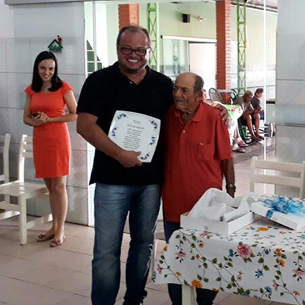 Rildo Parro deixa presidência do Lar dos Idosos e ganha homenagem