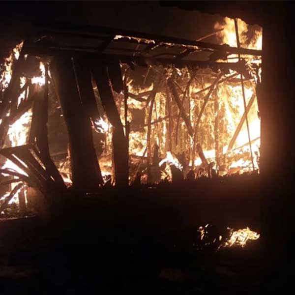 Cães morrem carbonizados durante incêndio que destruiu casa em Bastos