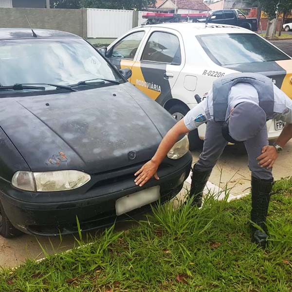 Fiscalização constata adulteração de placa de carro e prende vendedor em Rancharia