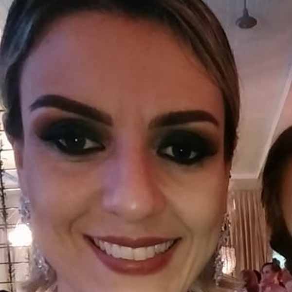 Daniela Parisotto completa idade nova
