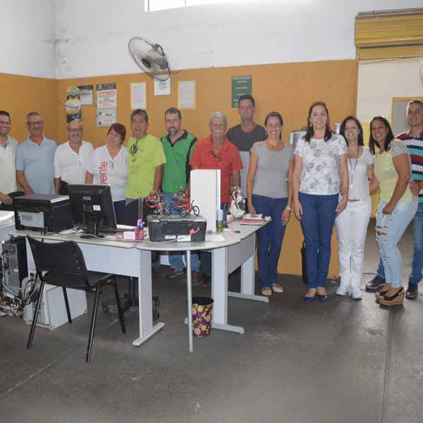 Carlihos Veículos recebe o terço empresarial