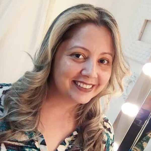 Andréia Vilhalva comemora mais um aniversário