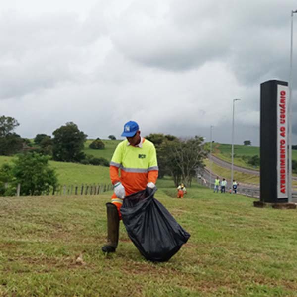 Mais da metade do lixo recolhido no Corredor Raposo Tavares é reciclável
