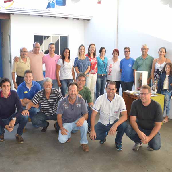 Carlinhos Veículos recebe o terço empresarial