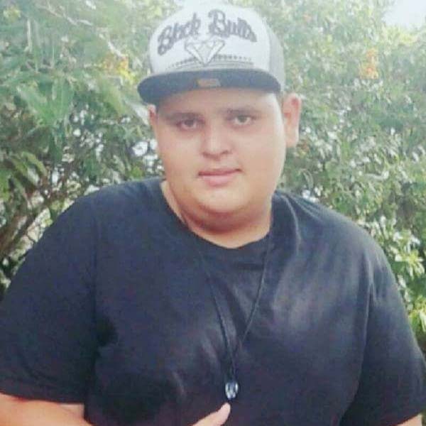 Garoto de 15 anos morre após ter convulsão dentro de piscina em Tupã
