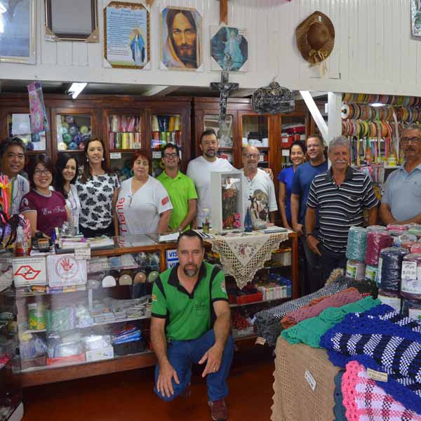 Bazar Aurora recebe o terço empresarial