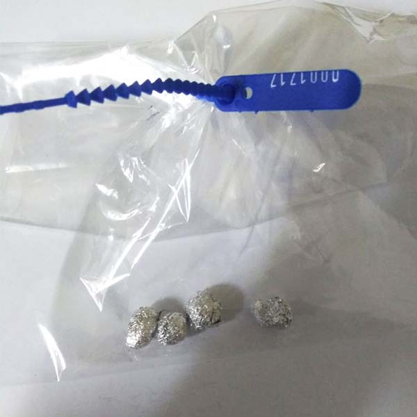 Garotos de 15 e 17 anos vão parar na cadeia após serem flagrados com pedras de crack