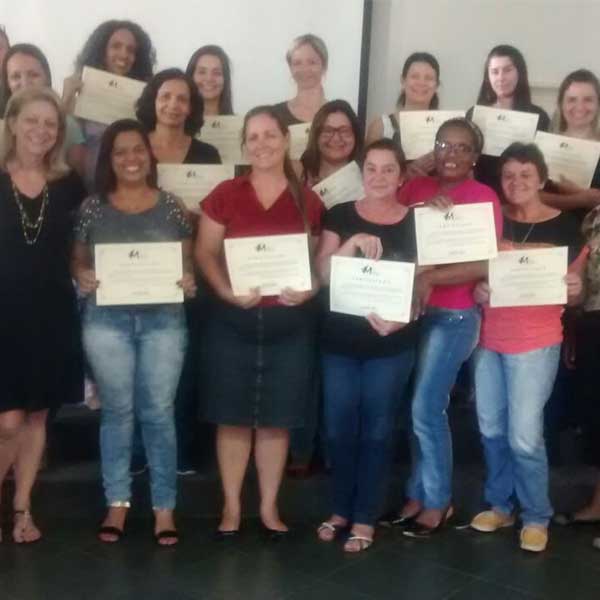 Assistência Social conclui capacitação e entrega certificados