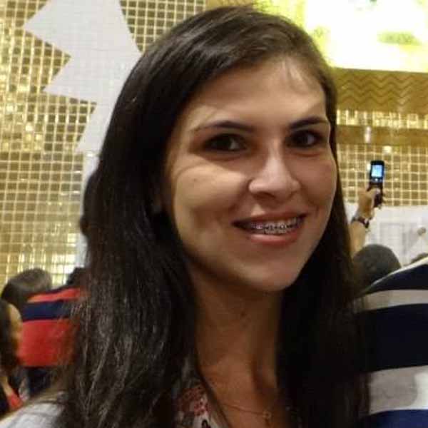 Natalia Pelegrini apaga velinhas nesta quarta