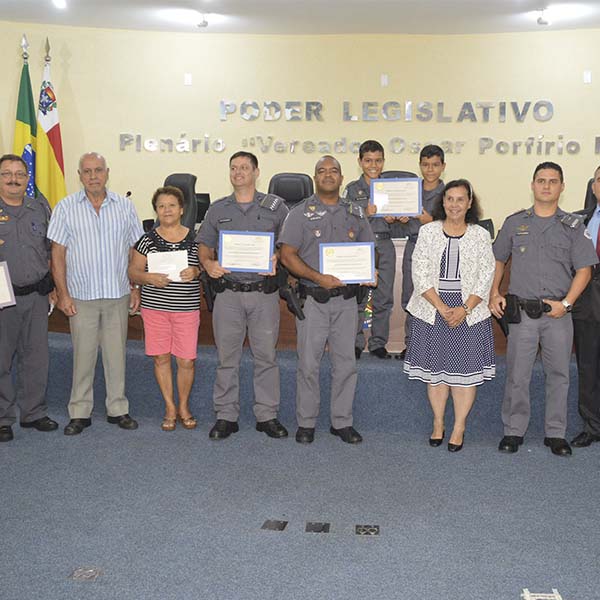 Policiais militares que atuam no Proerd são homenageados, em Paraguaçu Paulista