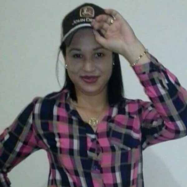 Tatiane Ferreira comemora mais um aniversário nesta terça