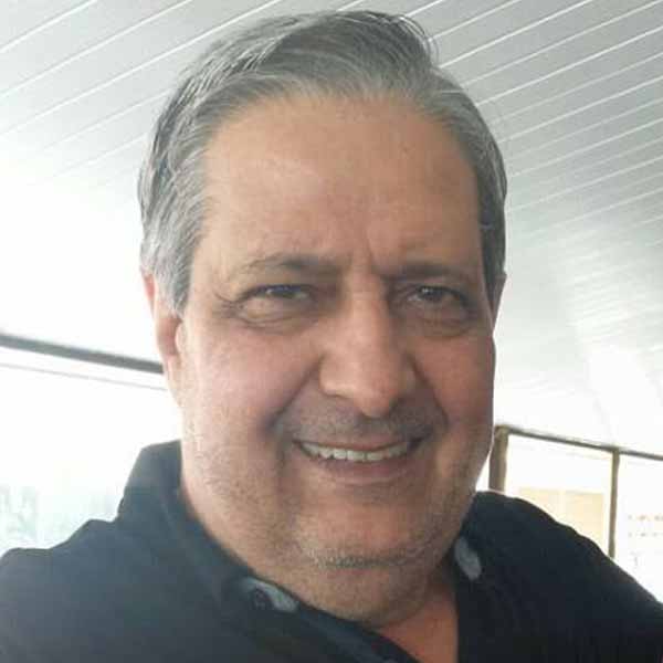 Junior Martins apaga velinhas nesta sexta