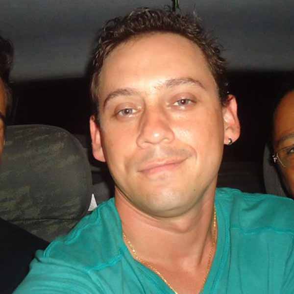 Danilo Frassinetti apaga velinhas nesta quinta