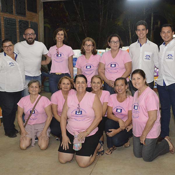 Trote Solidário da Faculdades Gammon arrecada fraldas geriátricas