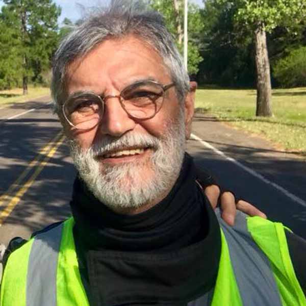 Irineu Satyro apaga velinhas nesta segunda