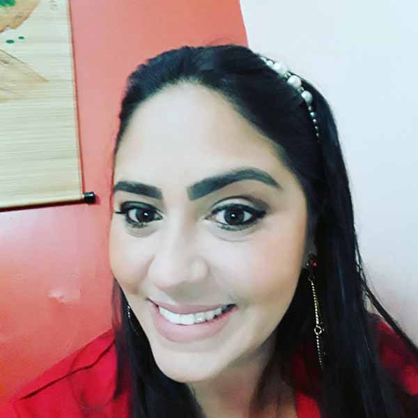 Renata Silva comemora mais um aniversário.