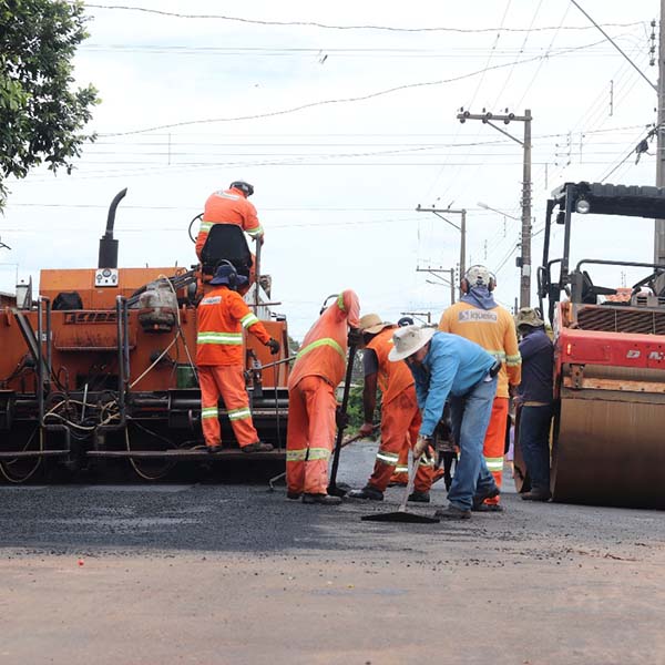 Tapa-buraco é concluído na Rua Tokow Yamada, na Vila Nova