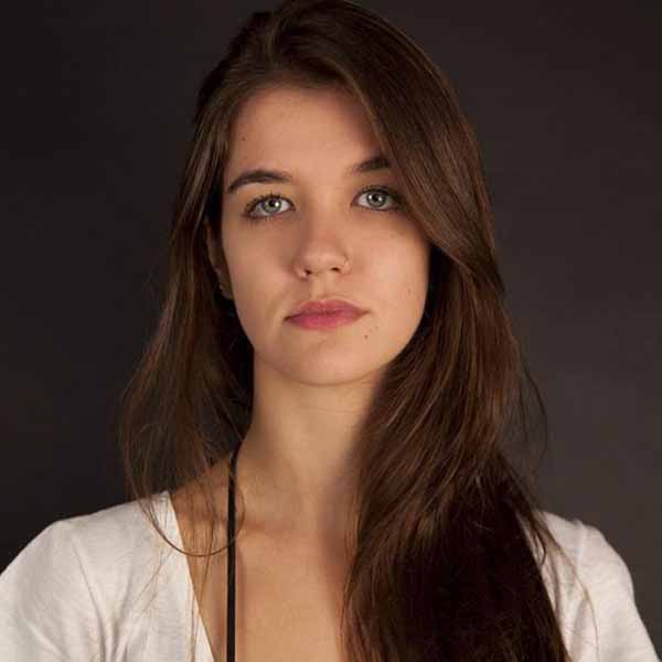 Julia Pellizzer apaga velinhas nesta terça