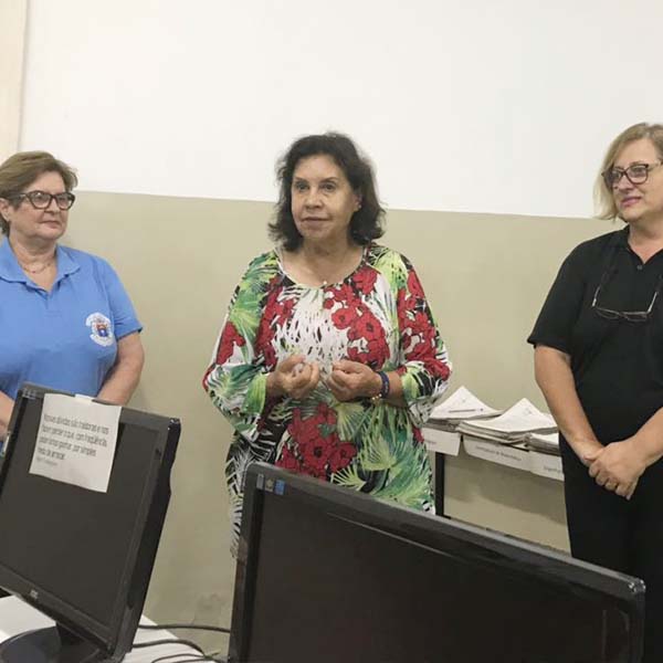Univesp começa ano letivo e prefeito Almira recepciona alunos