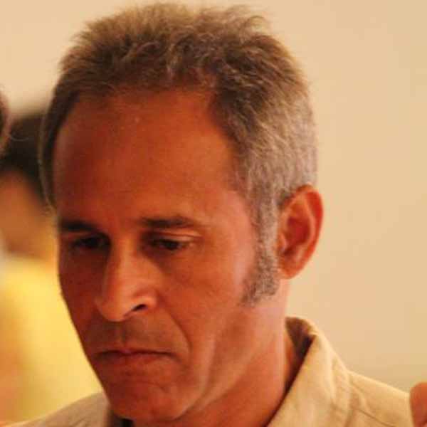 Henrique Neto completa idade nova