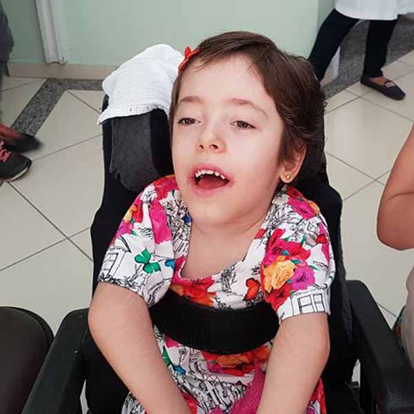 Malu Godinho apaga 5 velinhas hoje