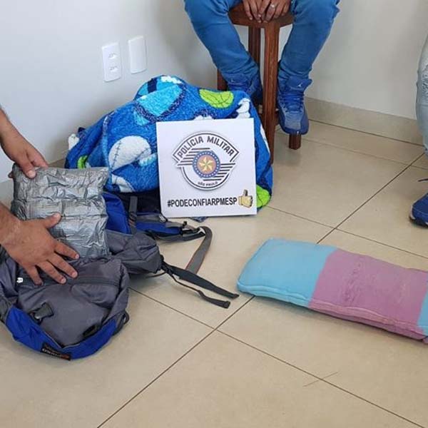 Peruanos são presos com quase 5 kg de cocaína em Assis