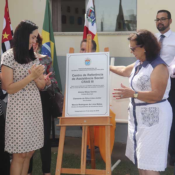 Prefeita Almira entrega à população o CRAS III, Clube da Juventude III e quadra de bocha do CCI