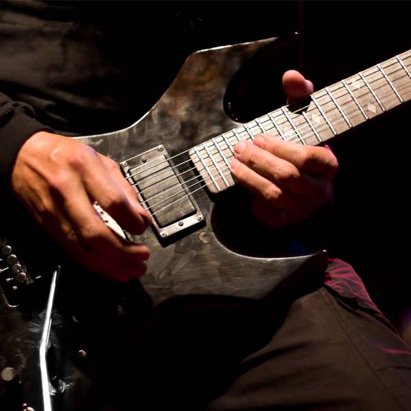 'Fraternidade in Concert' faz tributo ao rock em evento beneficente