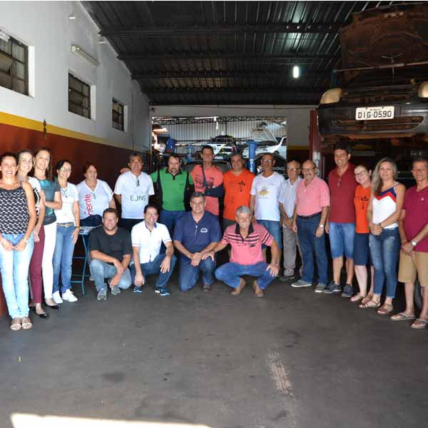 Auto Peças e Mecanica Anderson recebe o terço empresarial