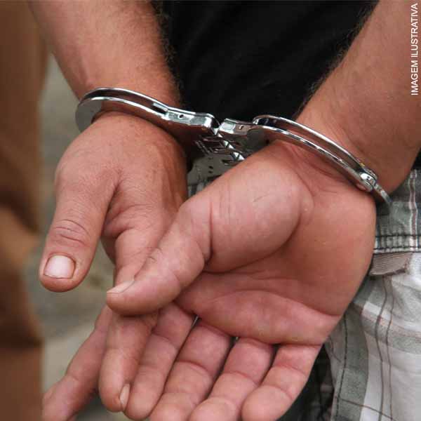 Padrasto é preso em flagrante suspeito de tentar estuprar enteada de 13 anos