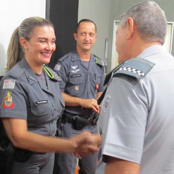 No Dia Internacional da Mulher, policial paraguaçuense recebe láurea do mérito pessoal em 4º grau