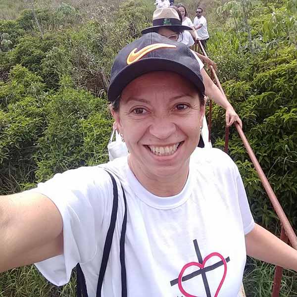 Kelly Cristina apaga velinhas nesta terça