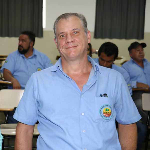 Luis Figueira Jr apaga velinhas nesta segunda