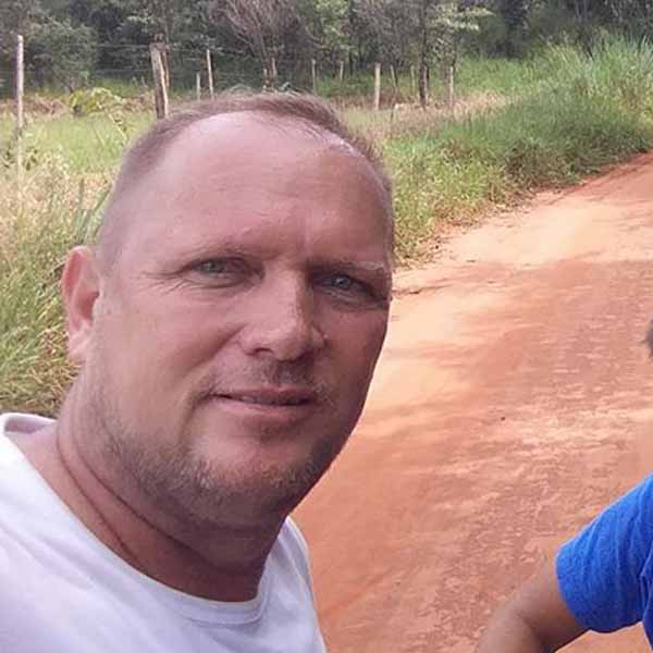 Marcos Barbosa apaga velinhas neste domingo
