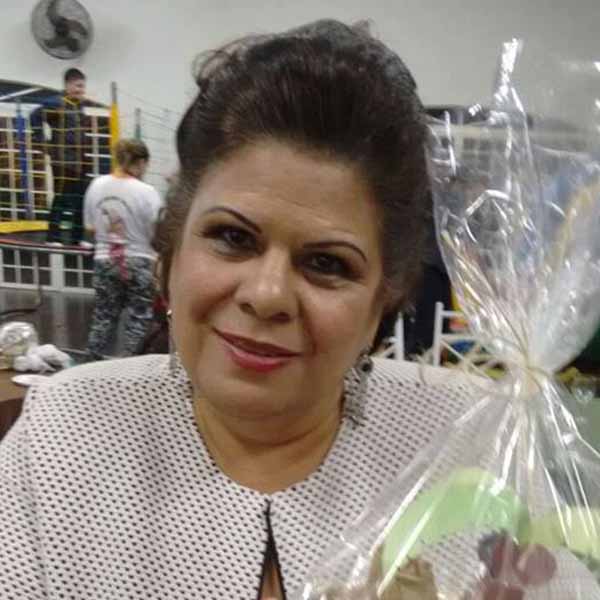 Cecilia Munhoz completa idade nova