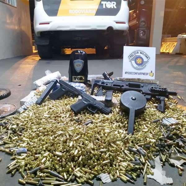 Polícia Rodoviária apreende grande arsenal de munições e armas em Assis