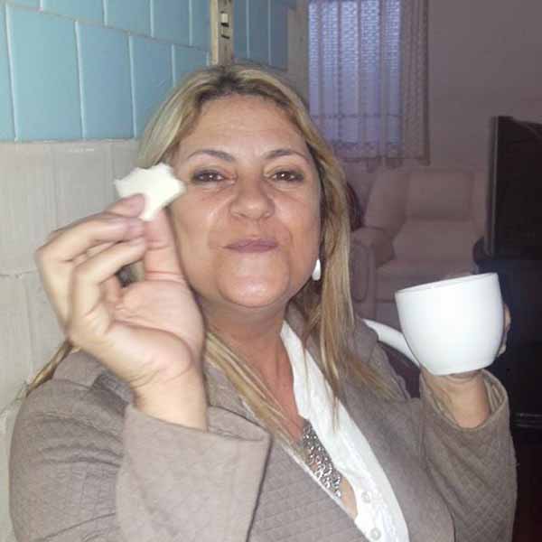 Nara Zamparett apaga velinhas neste sabado