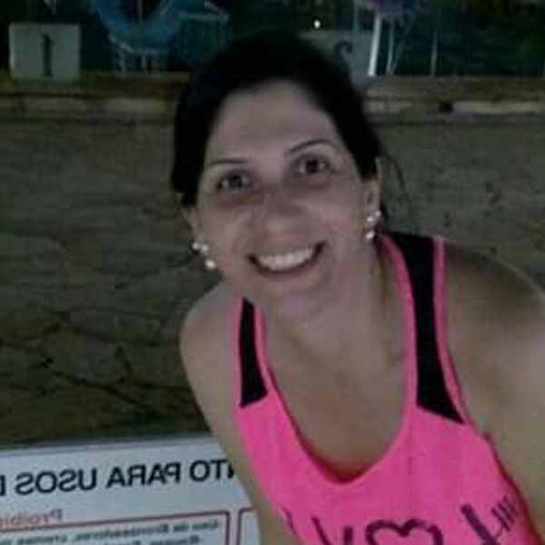 Néia Aquino celebra mais um ano de vida