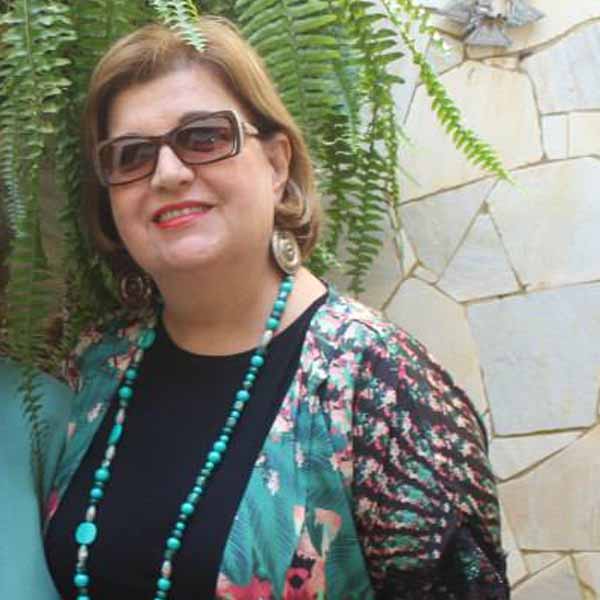 Rosi Mary Wirgues apaga velinhas neste domingo