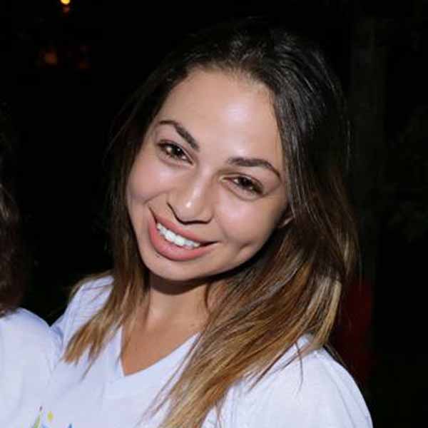 Camila Acorsi completa idade nova