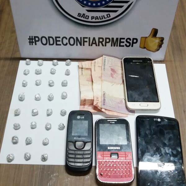 Jovem é preso após assumir propriedade de várias pedras de crack
