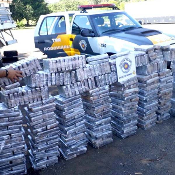 Homem de 60 anos é preso em rodovia de Assis com meia tonelada de cocaína