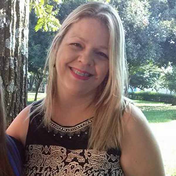 Dani Ramos apaga velinhas neste domingo