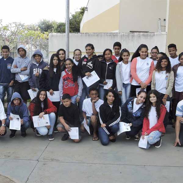 Câmara recebe alunos de escola municipal 'Alexandrina Penna'