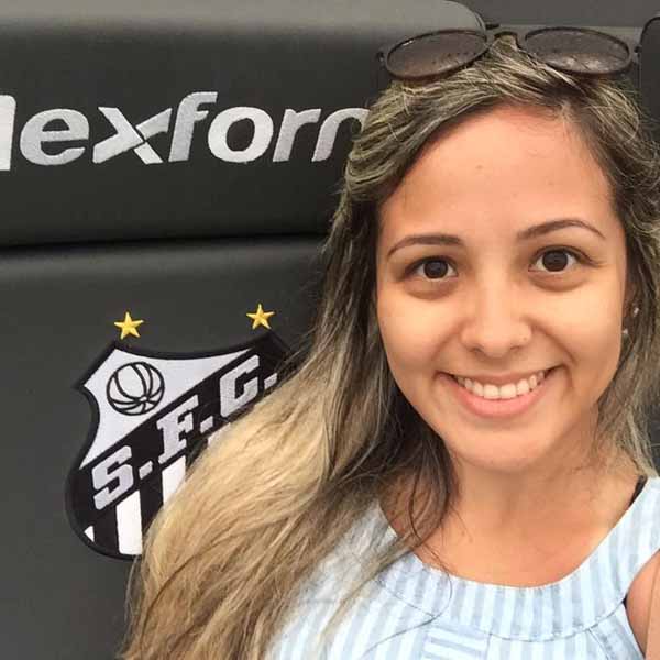 Julia Yonashiro comemora mais um aniversário