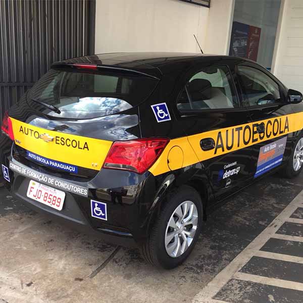 Autoescola Paraguaçu possui veículo adaptado para pessoas com deficiência ou mobilidade reduzida